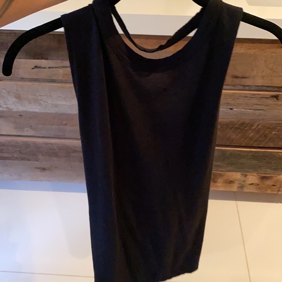 FEEPEOPLE MOVEMENT  blk open back tank SM / Med - Picture 3 of 13